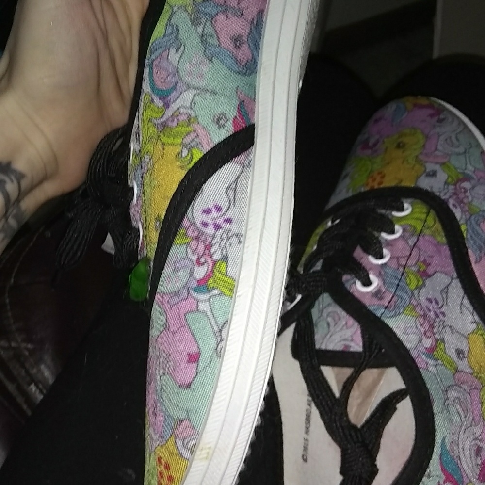 Nwt: extremely adorable adult My Little Pony shoes - Picture 5 of 6